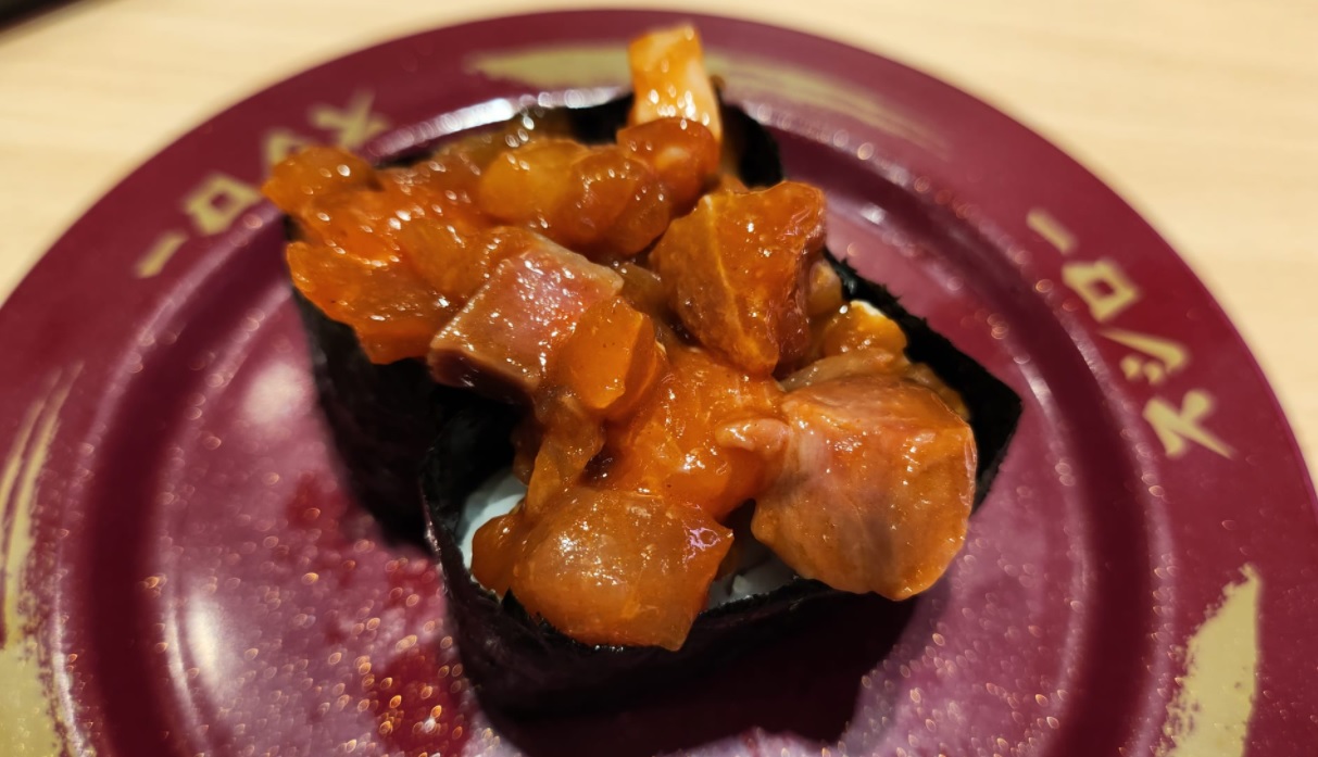 Sushiro egg spicy tuna gunkan.