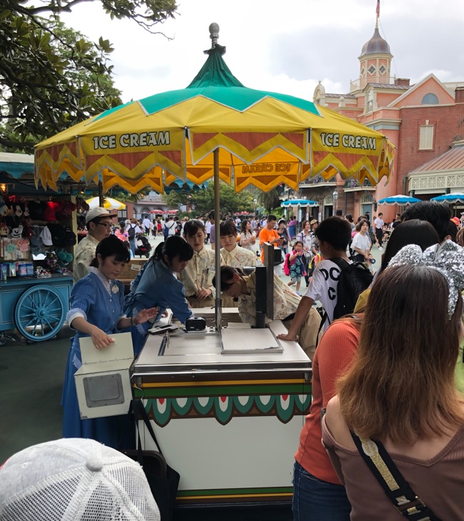 Disneyland icecream cart