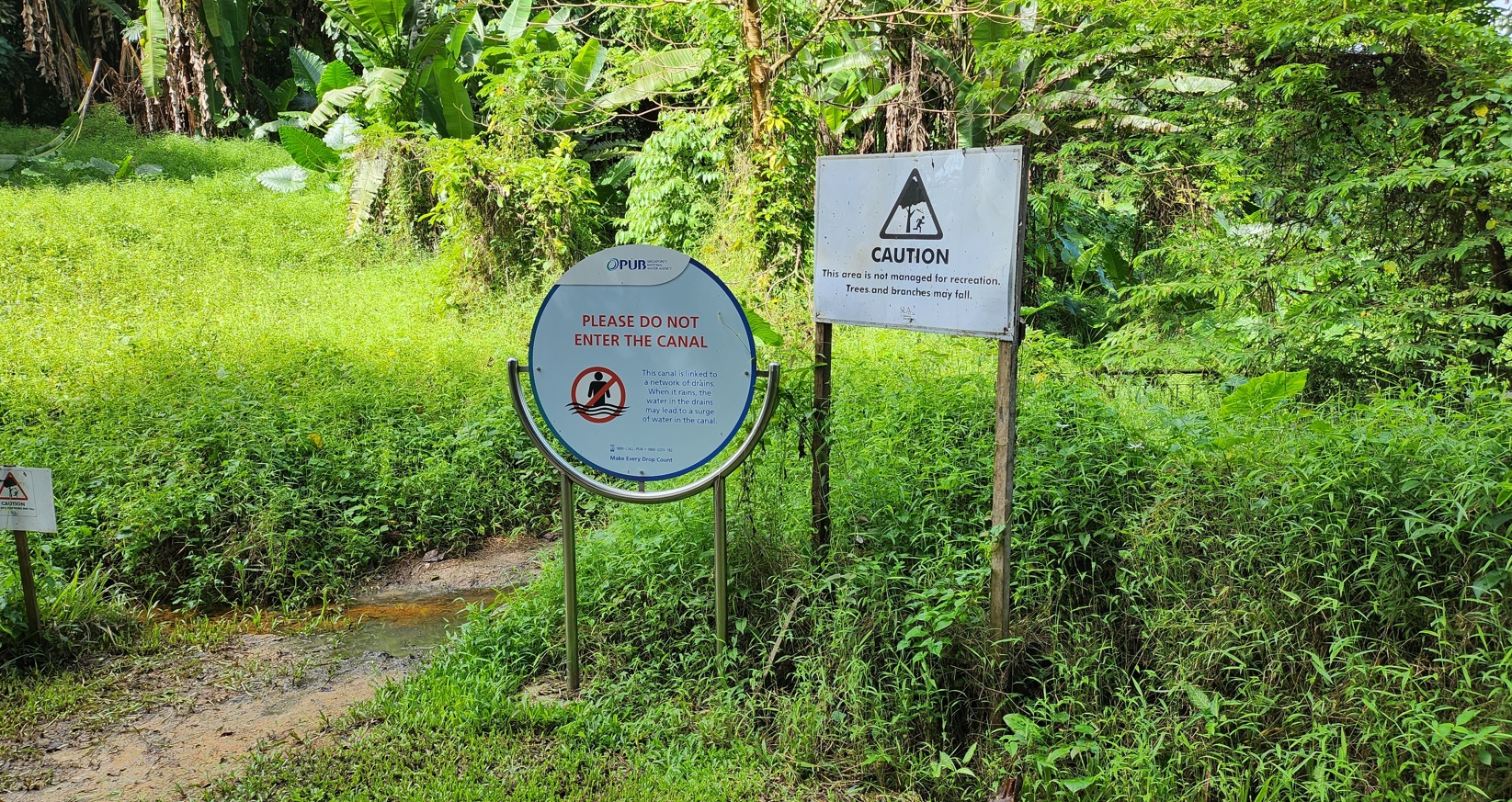 Warning sign at Clementi forest