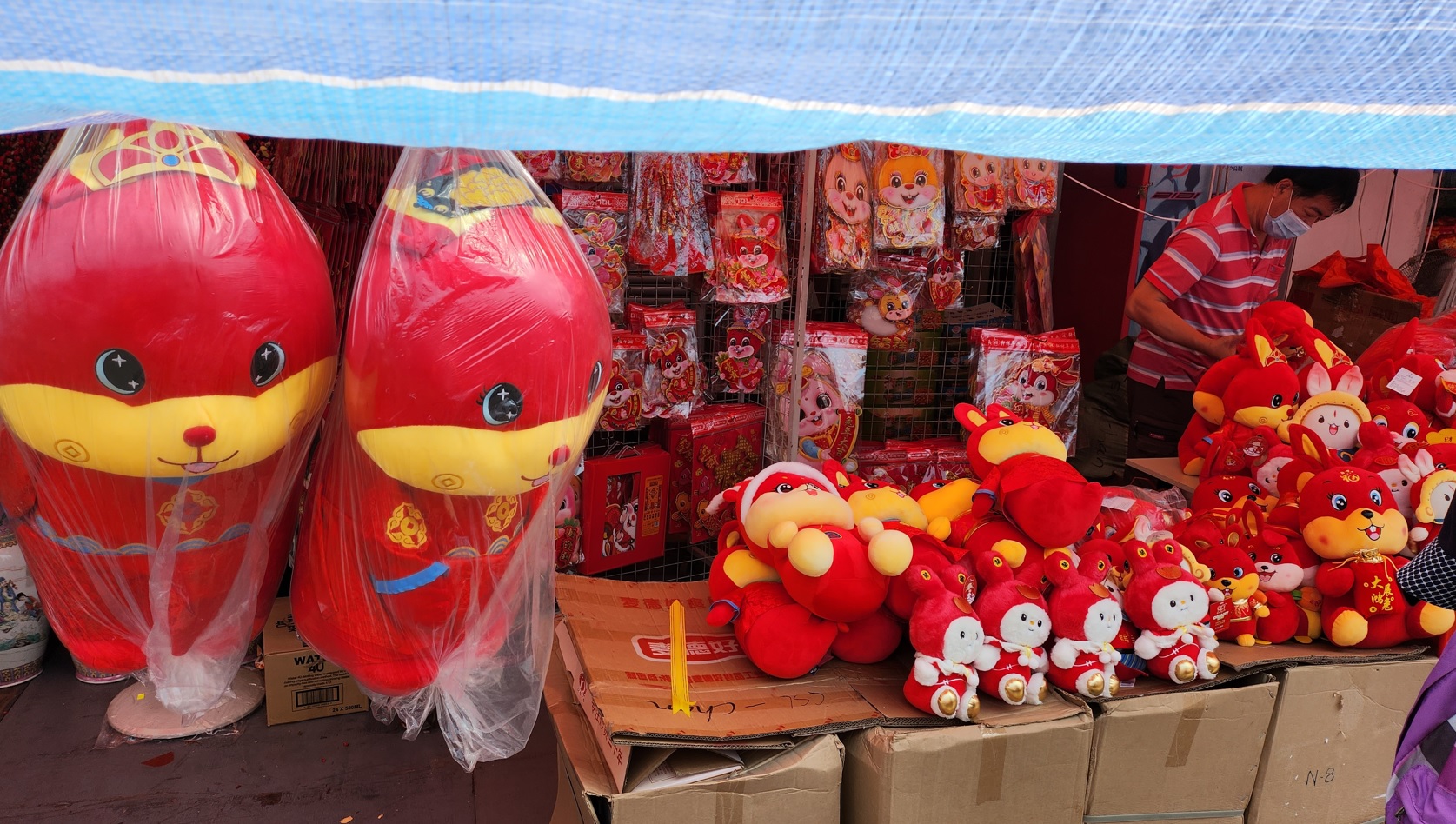 Shops of Chinatown street market