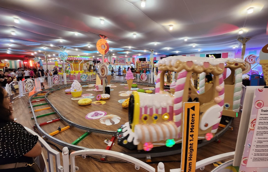 Candy Carnival train