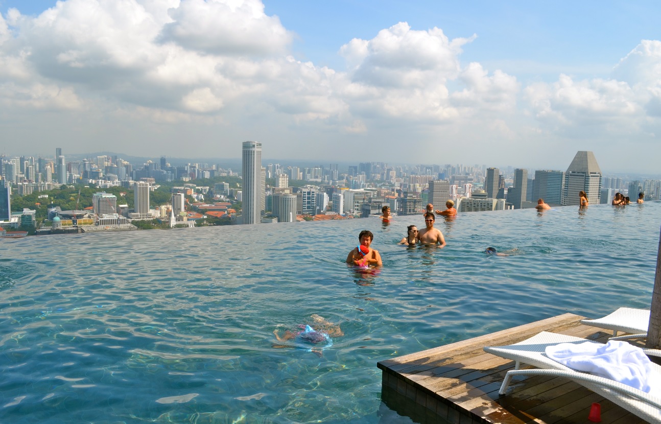 Infinity pool at Marina bay sands